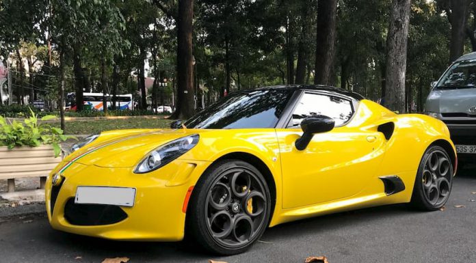 Giá xe Alfa Romeo 4C