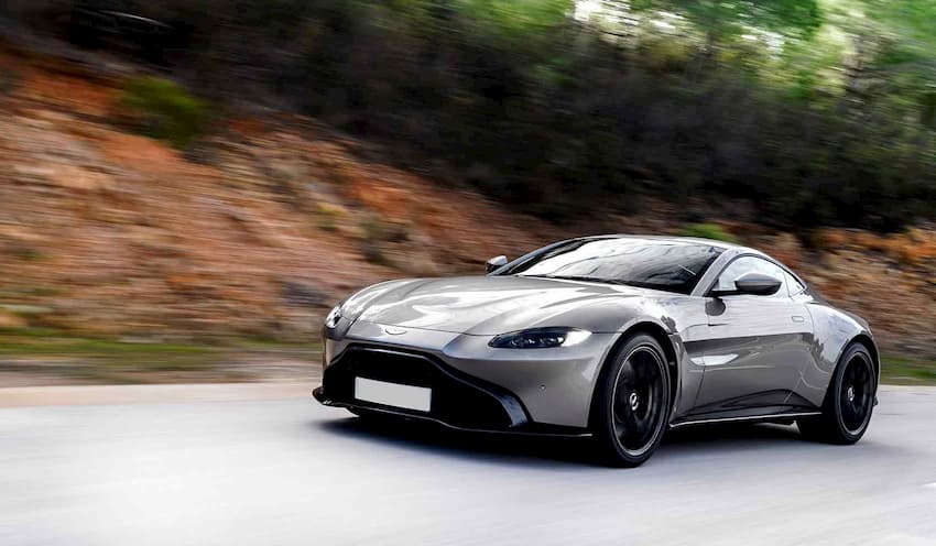 Giá xe Aston Martin Vantage