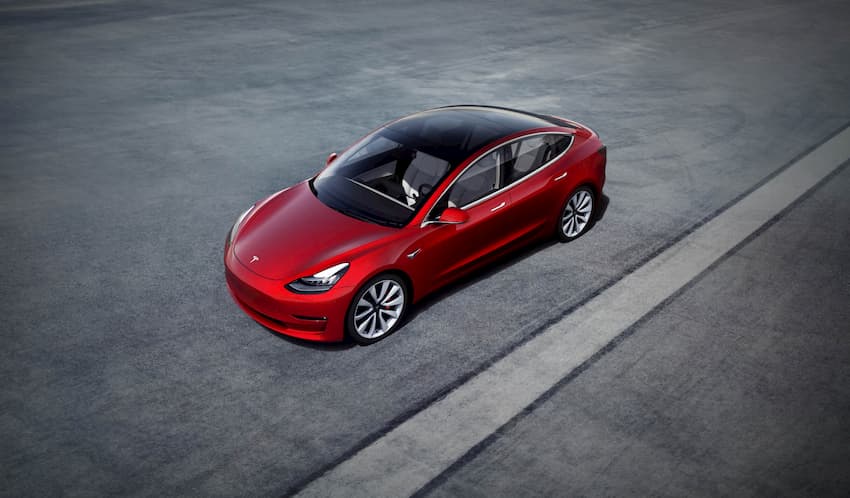 Giá xe Tesla Model 3
