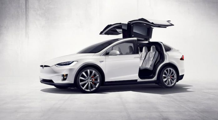 Giá xe Tesla Model X