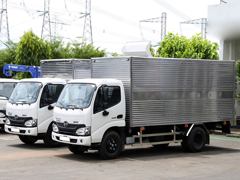 Giá xe tải Hino 1.9 tấn XZU650L