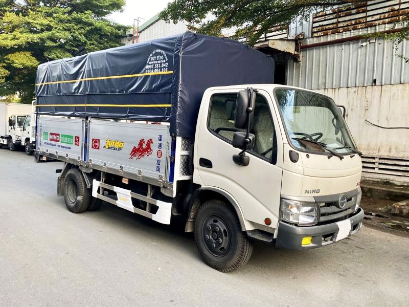 Giá xe tải Hino 3.5 tấn XZU342L  