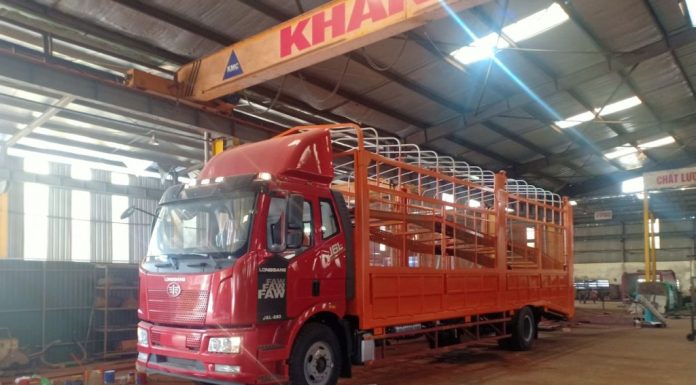 Xe tải chở ô tô con 2 tầng